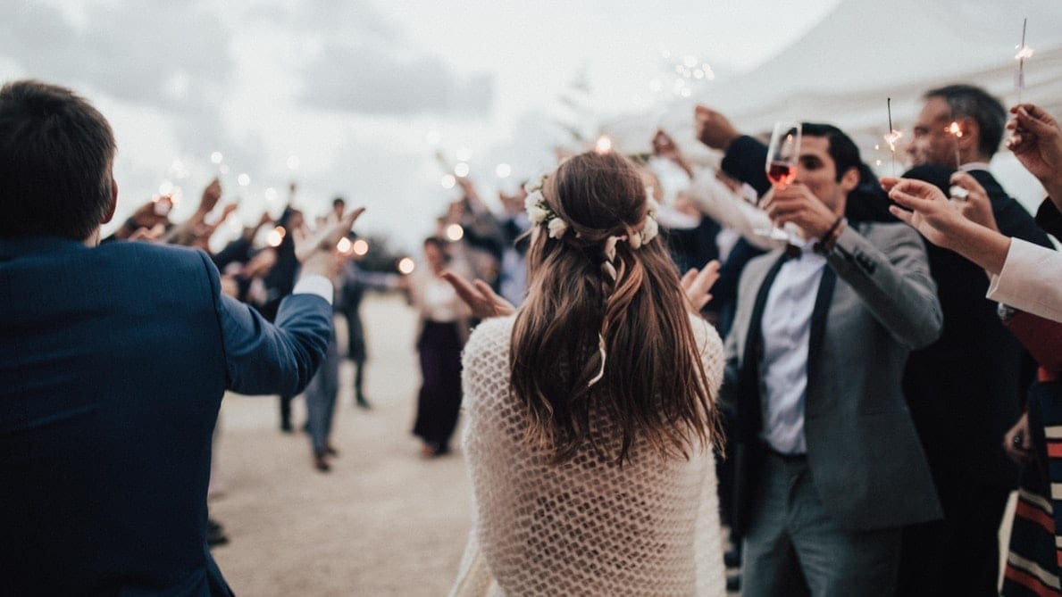everyone mixing together in a wedding everyone mixing together in a wedding